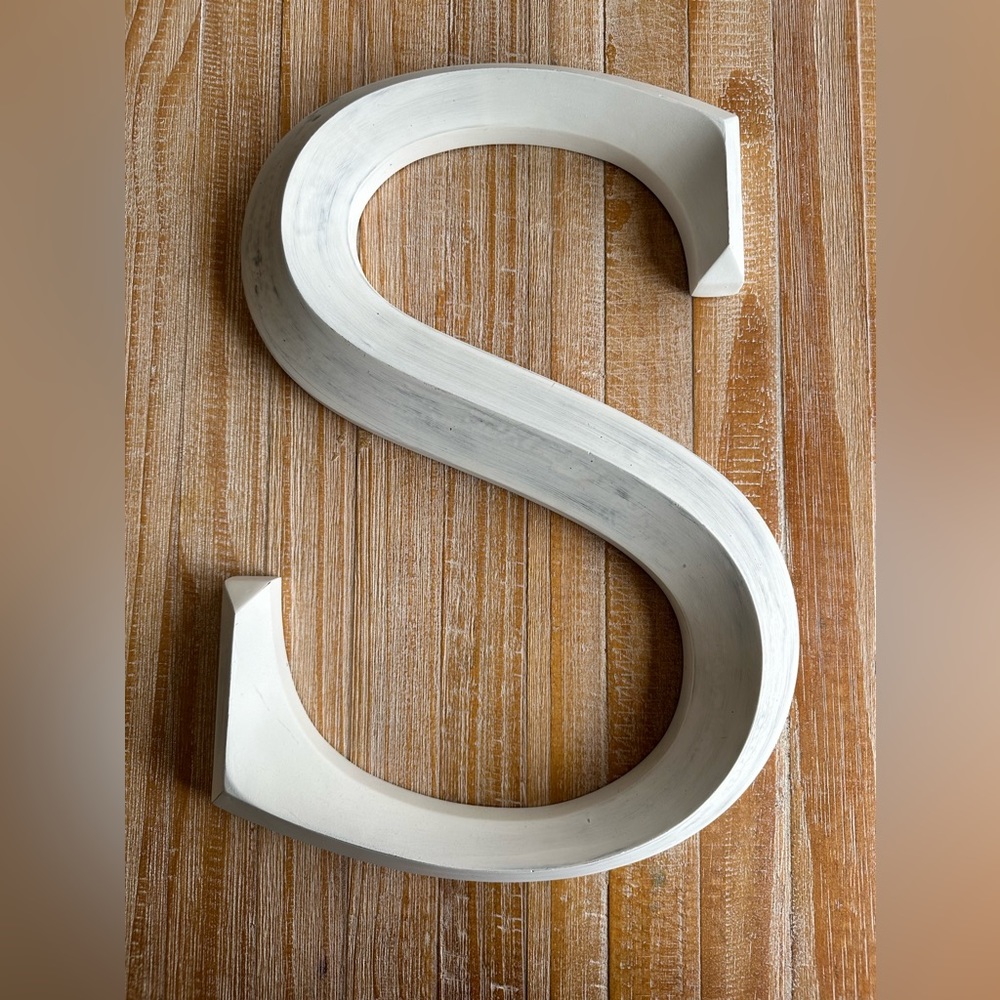 Ballard Designs letter ‘S’ wall plaque